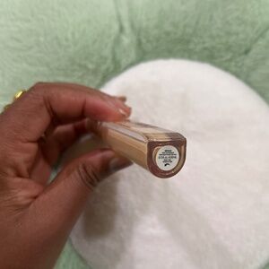 RARE BEAUTY CONCEALER